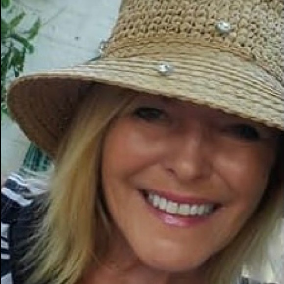 Meet your Posher, Linda - Picture 1 of 4